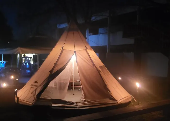 Capsulehotel Swiss Army Night / Militaerbunker *